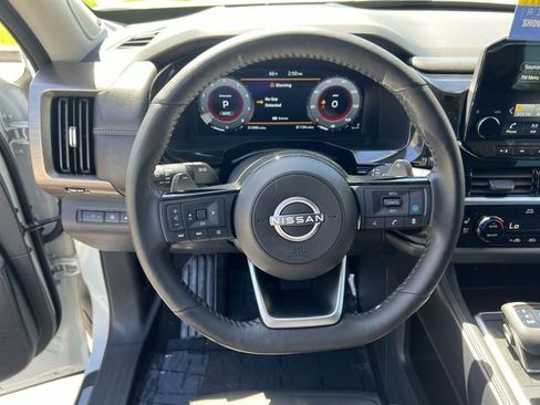 Used 2024 Nissan Pathfinder Platinum w/ Cargo Package AWD/4WD image 12