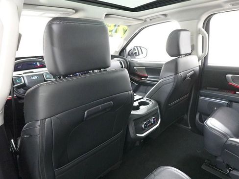 Used 2025 Ford Expedition Max Platinum image 26