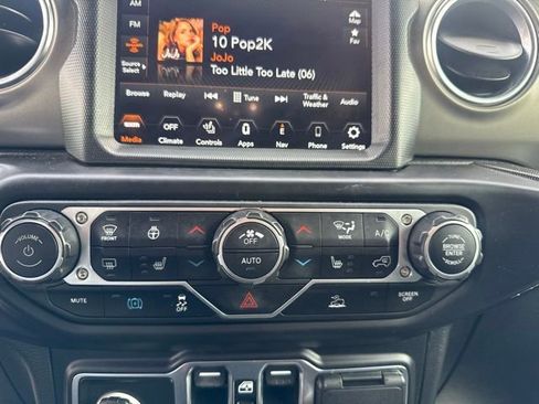 Used 2023 Jeep Wrangler Unlimited Rubicon 4xe w/ Cold Weather Group AWD/4WD image 29