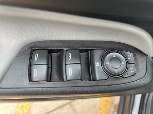 Used 2020 Chevrolet Equinox LT image 10