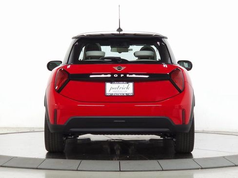 Used 2025 MINI Cooper 2-Door Hardtop FWD image 7