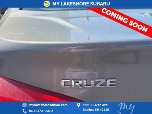 Used 2017 Chevrolet Cruze LT FWD image 10