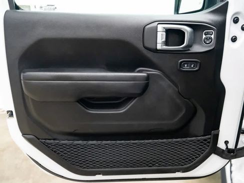 Used 2023 Jeep Wrangler Unlimited AWD/4WD image 20