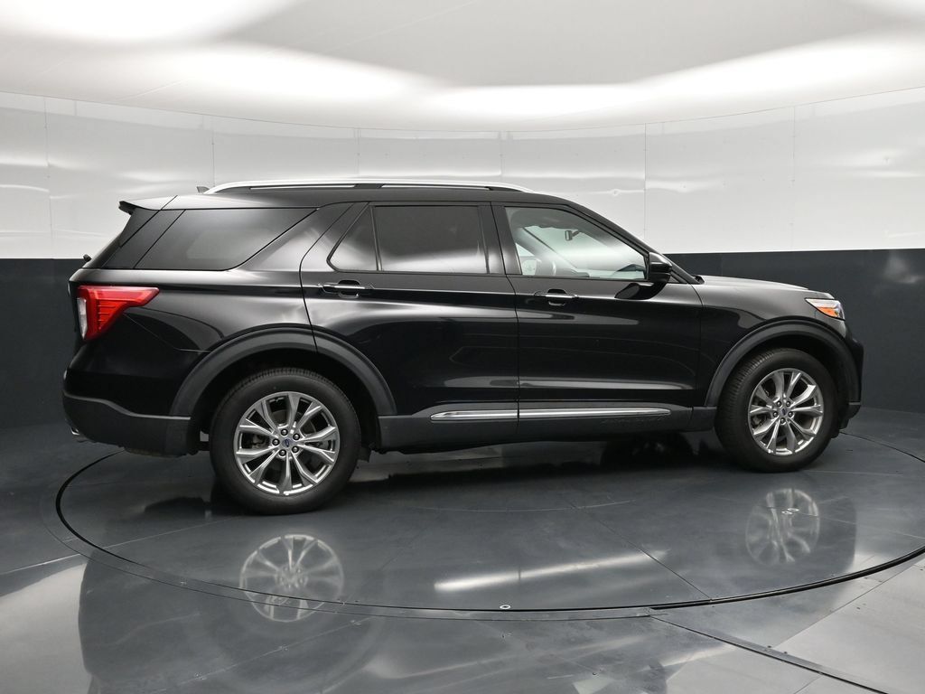 Used 2023 Ford Explorer Limited AWD/4WD image 2