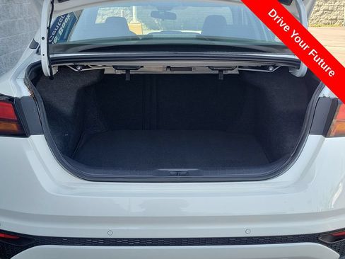Used 2025 Nissan Altima 2.5 S FWD image 19