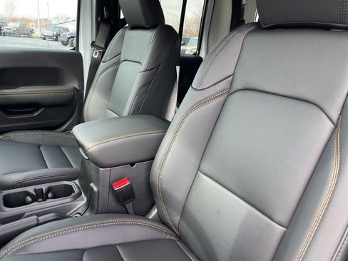 New 2026 Jeep Gladiator Sahara image 4