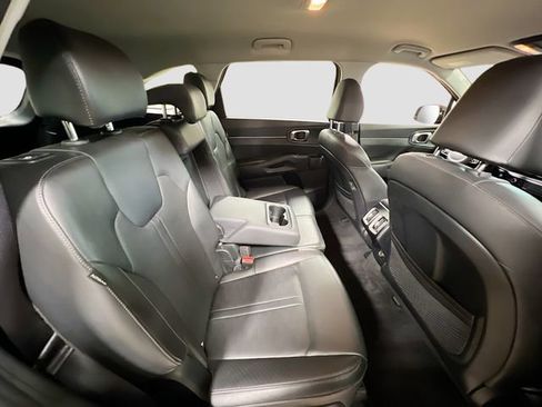 Certified 2024 Kia Sorento S image 27