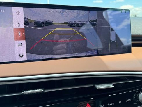 Used 2026 Genesis GV70 2.5T Advanced image 17