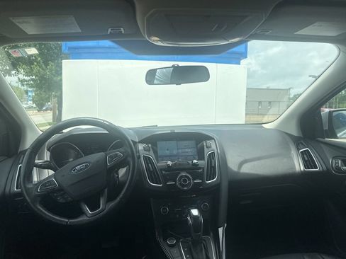 Used 2017 Ford Focus Titanium FWD image 8
