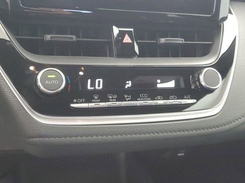 Used 2025 Toyota Corolla SE image 29