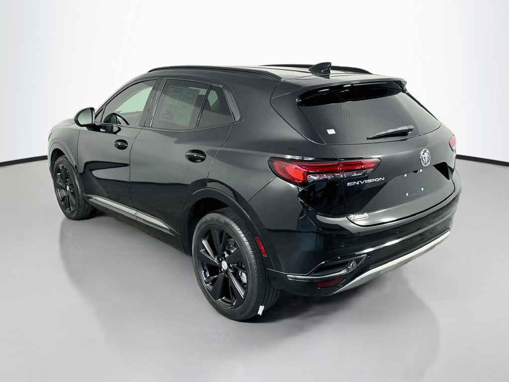 Used 2021 Buick Envision Essence w/ Sport Touring Package FWD image 5
