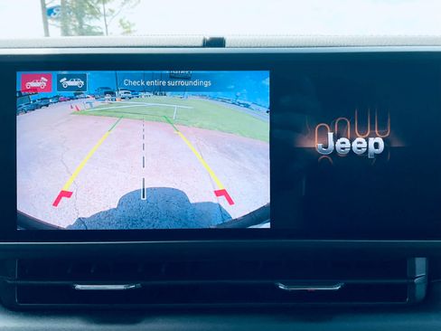 Used 2025 Jeep Wrangler Sahara w/ Technology Group image 60