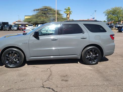 Used 2023 Dodge Durango R/T w/ Hemi Orange Plus Package RWD image 5