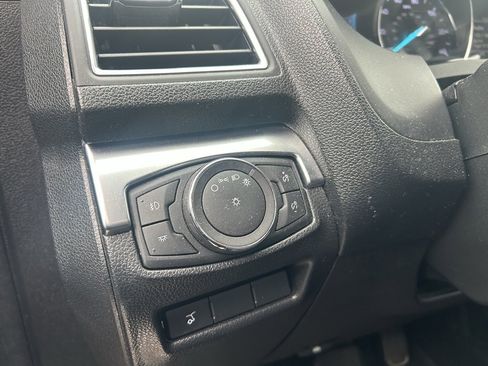 Used 2018 Ford Explorer Limited image 13