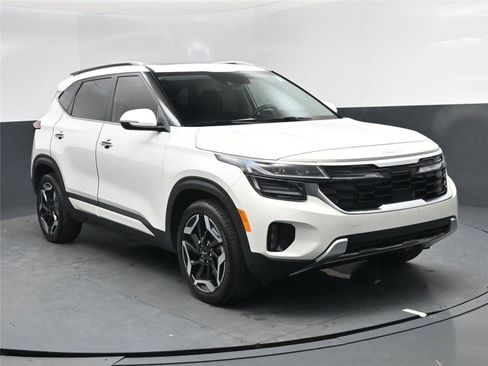 Used 2025 Kia Seltos SX w/ SX Sunroof Package image 8