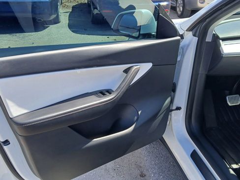 Used 2020 Tesla Model Y Long Range AWD/4WD image 10