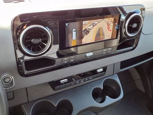 Used 2024 Mercedes-Benz Sprinter 3500 image 6