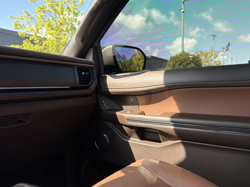 Used 2023 Ford Expedition King Ranch AWD/4WD image 49