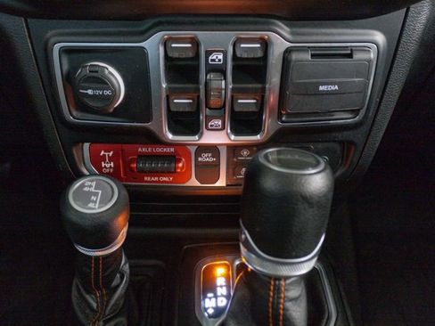 Certified 2021 Jeep Gladiator Mojave image 18