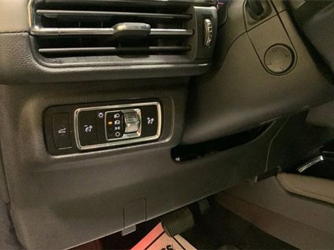 Used 2025 Lincoln Corsair Reserve w/ Equipment Group 202A image 32