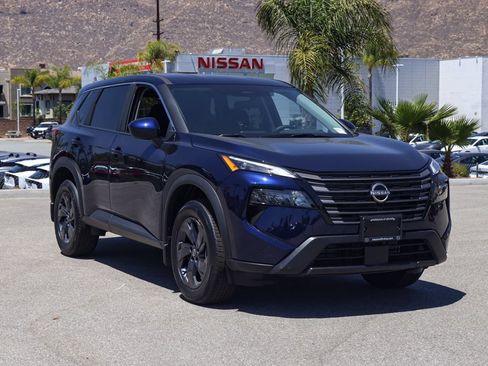 New 2026 Nissan Rogue SV FWD image 2