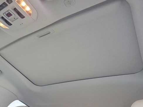 Used 2022 Toyota Highlander Limited image 26