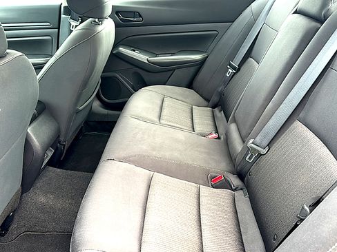 Used 2025 Nissan Altima 2.5 SV FWD image 18