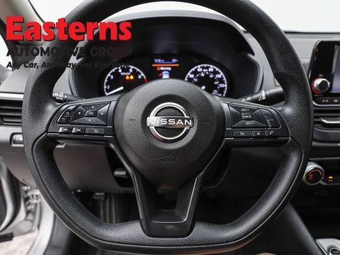 Used 2024 Nissan Altima 2.5 S FWD image 10
