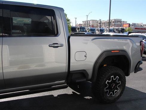 Used 2024 GMC Sierra 2500 AT4X image 5