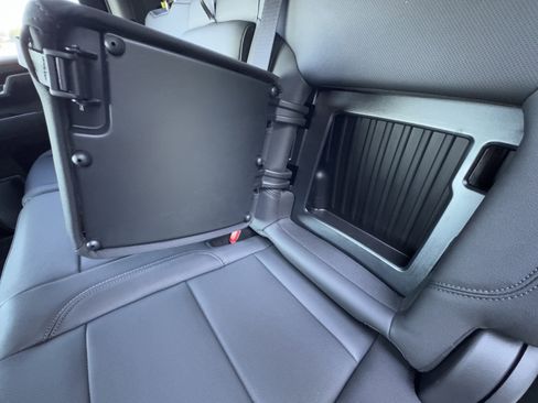 New 2026 GMC Sierra 2500 SLT w/ SLT Premium Package image 18