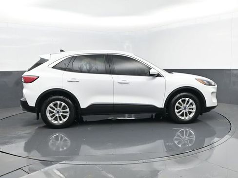 Used 2020 Ford Escape SE image 4