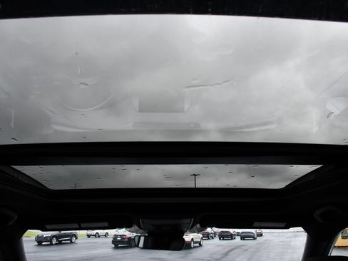 Used 2023 Honda Pilot TrailSport image 37