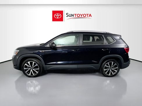 Used 2024 Volkswagen Taos SE FWD image 7