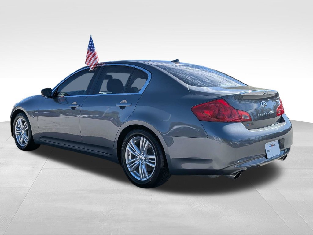 Used 2015 INFINITI Q40 w/ Navigation Package RWD image 6