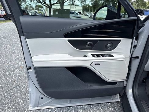 New 2026 Lincoln Nautilus Reserve w/ Jet Appearance Package AWD/4WD image 18