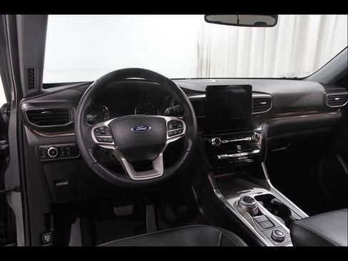 Certified 2023 Ford Explorer Limited w/ Equipment Group 301A AWD/4WD image 7
