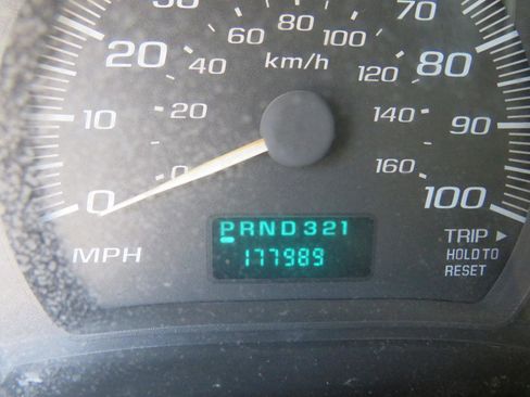 Used 2003 Chevrolet Express 2500 Passenger w/ LS Preferred Equipment Group RWD image 23