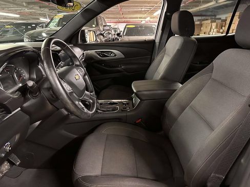 Used 2023 Chevrolet Traverse LT FWD image 14