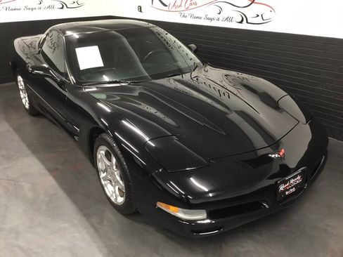 Used 2002 Chevrolet Corvette Coupe w/ Preferred Equipment Group2 image 2