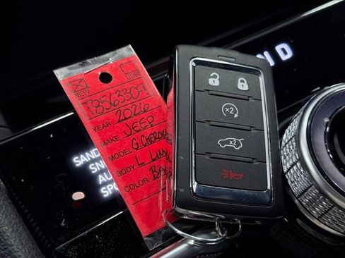 New 2026 Jeep Grand Cherokee L Limited w/ Limited Altitude Package AWD/4WD image 44