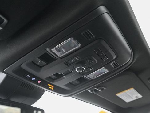 Used 2023 GMC Yukon XL Denali image 39