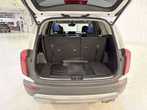Used 2022 Kia Telluride SX w/ SX Prestige Package image 29