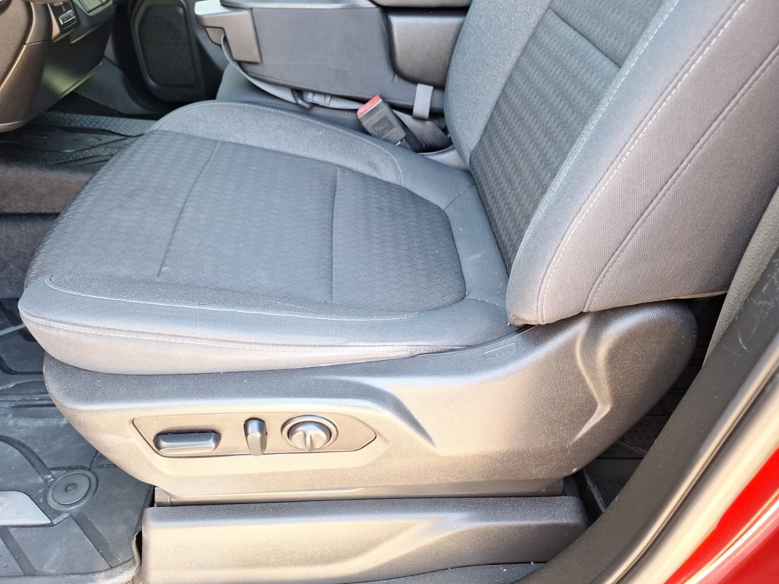 Used 2019 Chevrolet Silverado 1500 LT w/ Texas Edition RWD image 17
