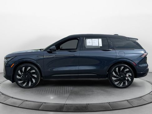 Used 2024 Lincoln Nautilus Reserve w/ Equipment Group 202A image 4