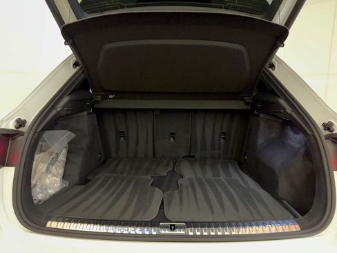 Used 2025 Audi Q3 2.0T Premium w/ Convenience Package AWD/4WD image 28