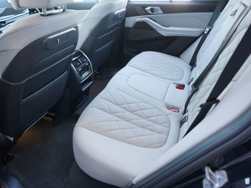 New 2026 BMW X5 M60i w/ Executive Package image 19