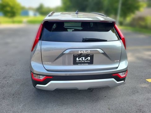 Certified 2023 Kia Niro EX FWD image 7