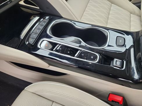 Certified 2023 Buick Envision Avenir AWD/4WD image 19