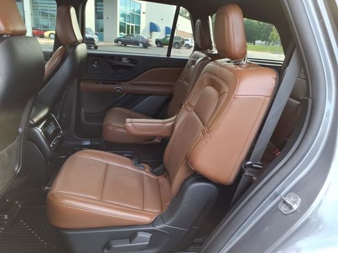 Used 2021 Lincoln Aviator Reserve w/ Equipment Group 208A AWD/4WD image 8