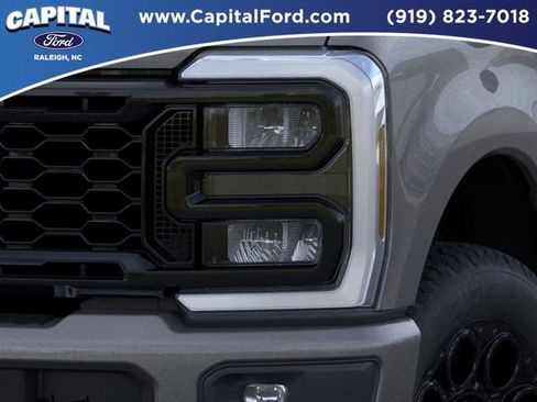New 2026 Ford F250 Lariat w/ Black Appearance Package image 18